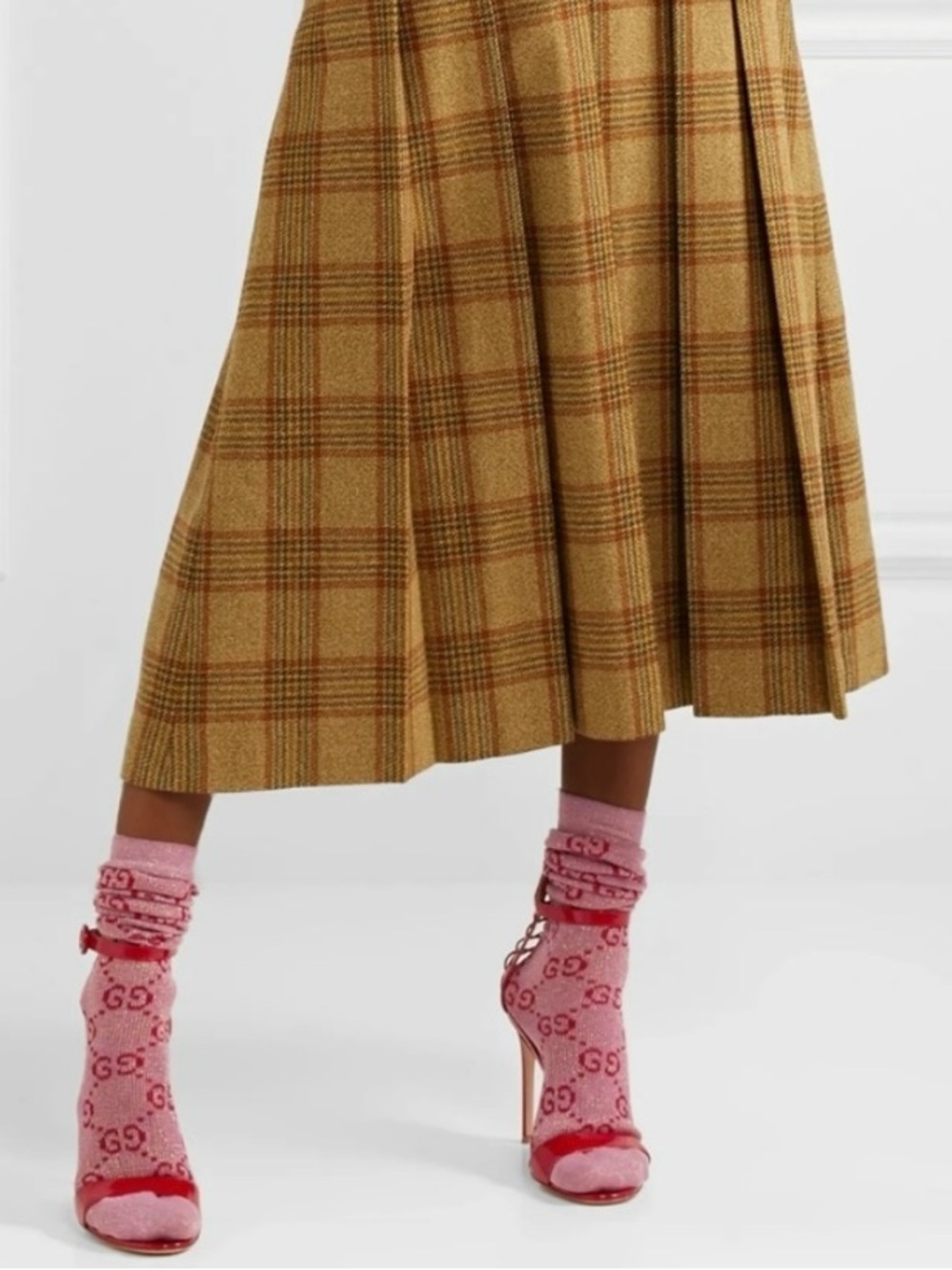 NWT Gucci. Pink With Red Logo Metallic Lame Sparkle Knee Hight Socks